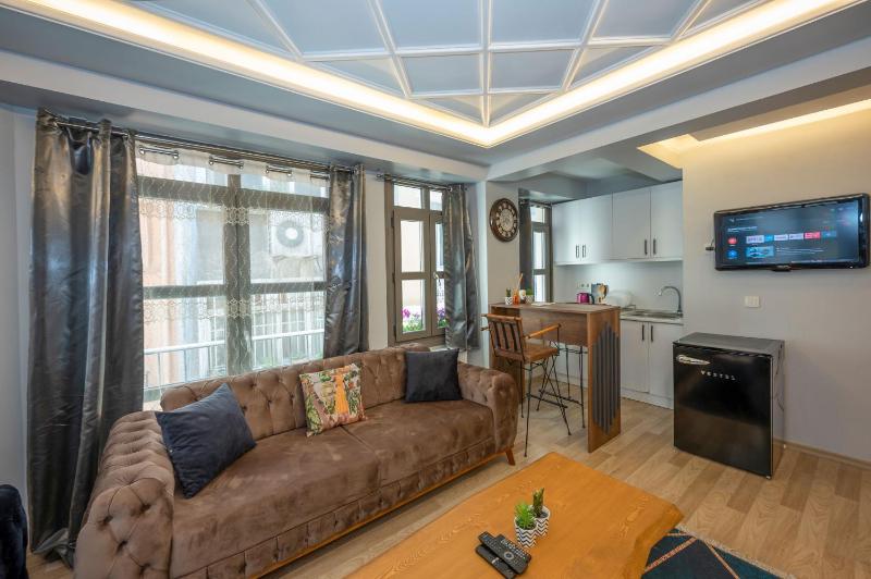 Deluxe Suite image 2