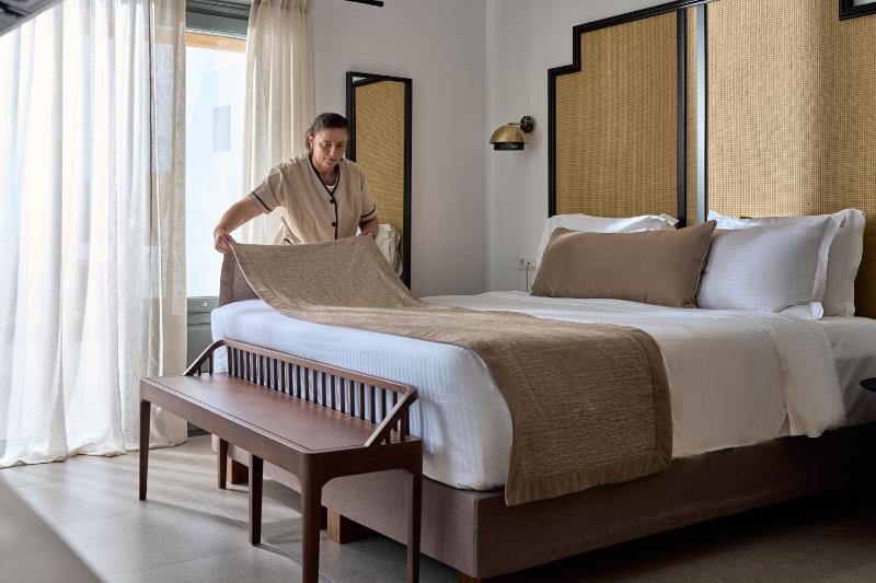 Maisonette Suite with Heated Plunge Pool & Sea View image 4