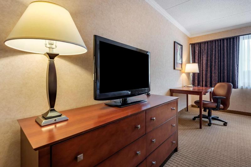 King Room with Two King Beds - Non Smoking image 4