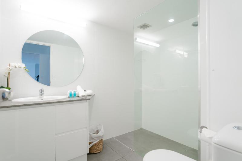 Cashelmara Beachfront Apartments - image 3