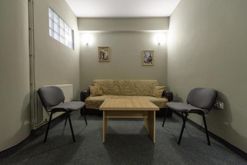 Standard Suite image 1