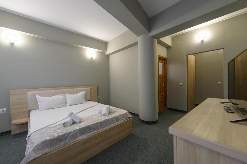 Double or Twin Room image 3