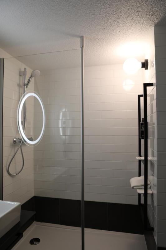 Double Room with Extra Bed image 4