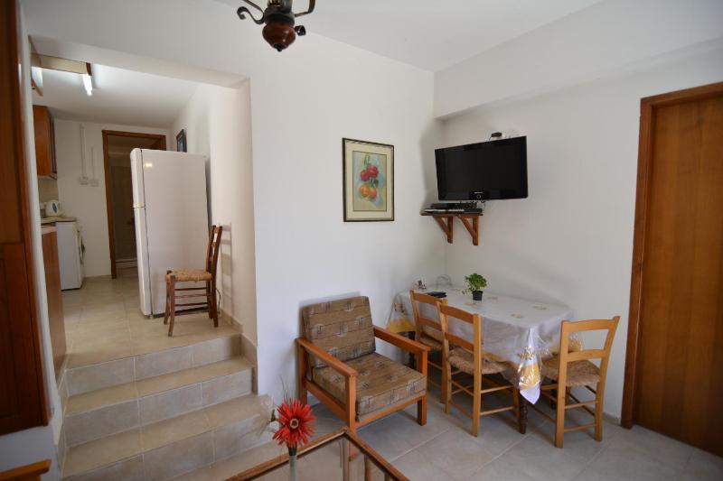 One-Bedroom Apartment image 3