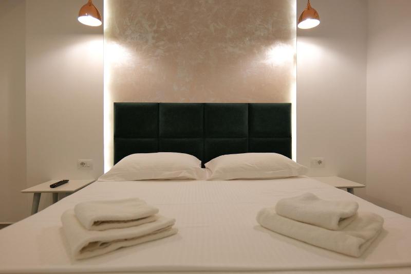 Double Room with Balcony image 1