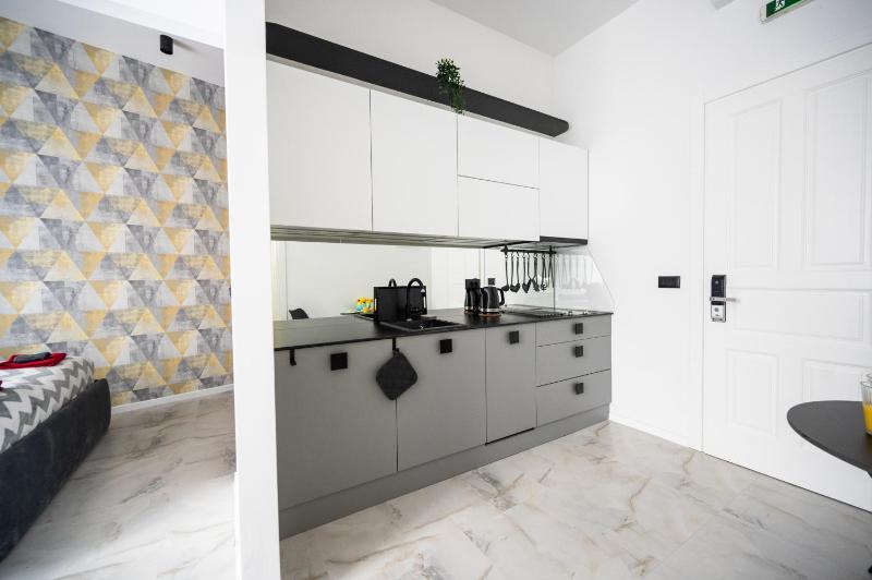 140 SQM Apartment with 4 units - GREAT FOR GROUPS - image 11