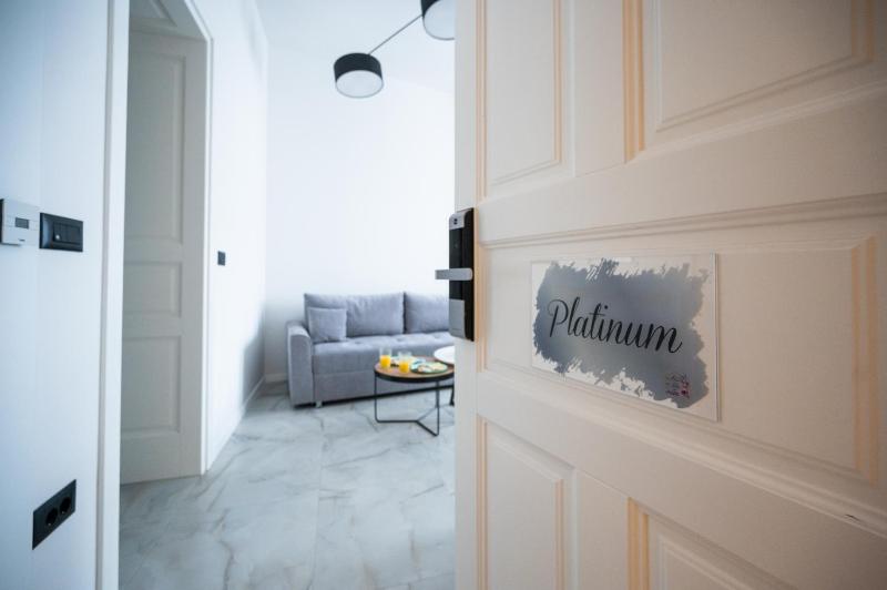 140 SQM Apartment with 4 units - GREAT FOR GROUPS - image 12