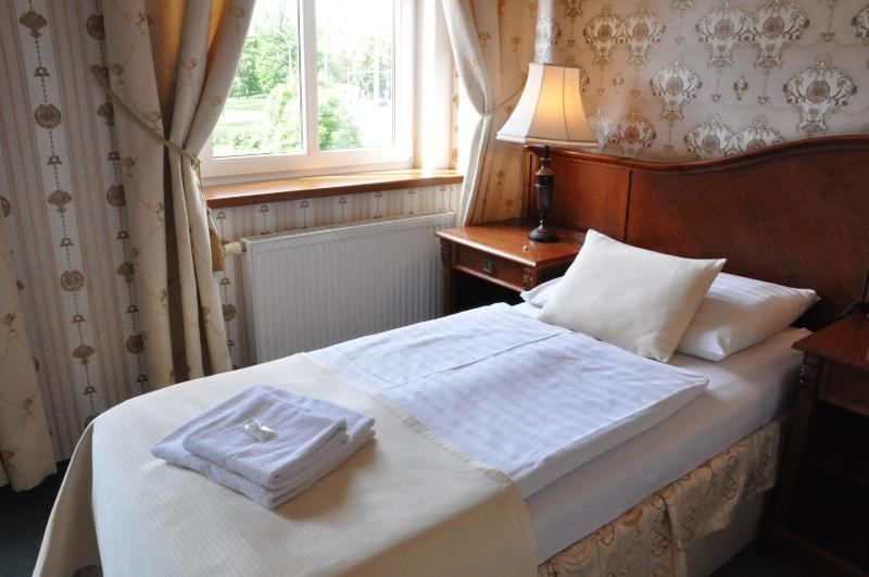 Single Room image 2