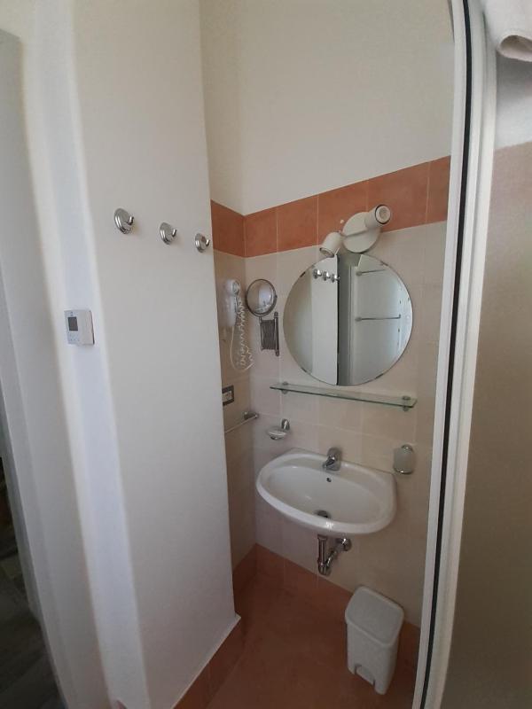 Triple Room image 3