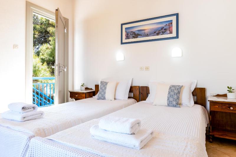 Double or Twin Room image 2