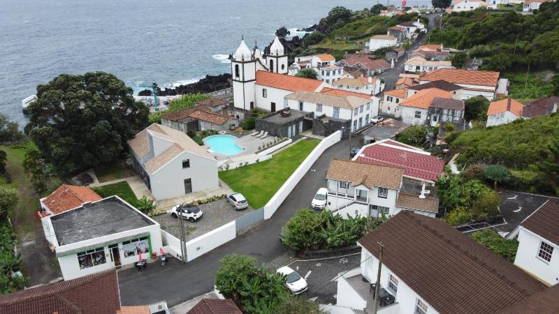 One-Bedroom House with Sea View image 1