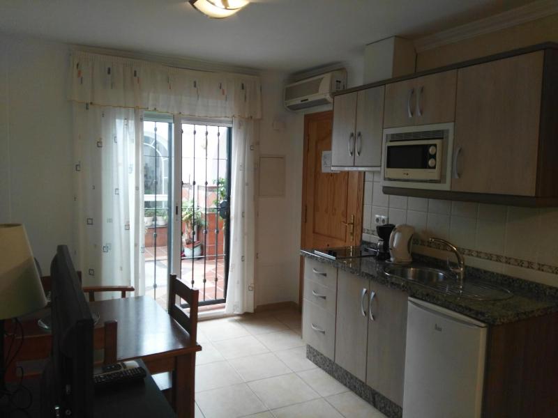 Studio Apartment image 3