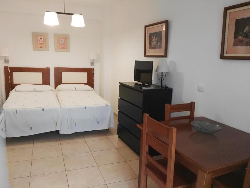 Studio Apartment image 4