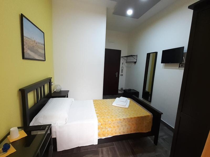 Single Room image 4