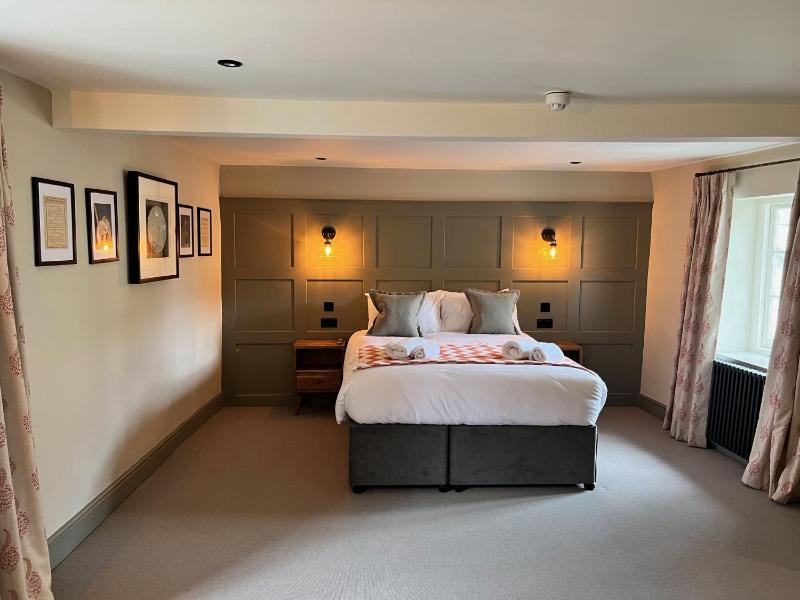 King Room image 2