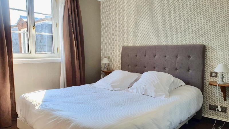 Double Room image 1