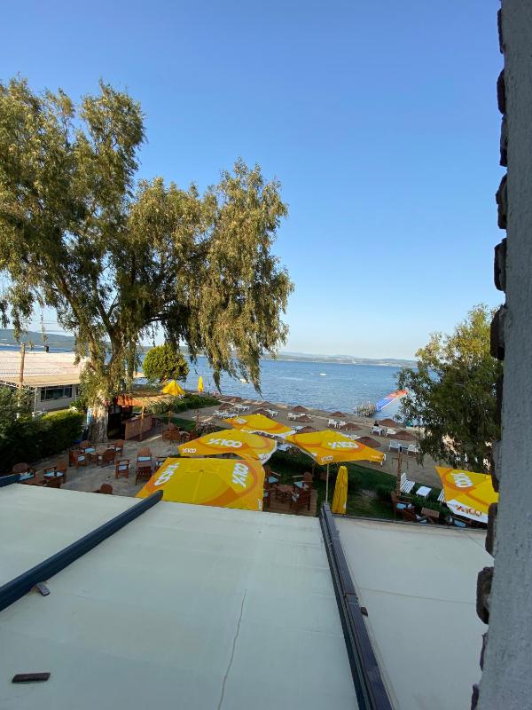 Double Room with Sea View image 4