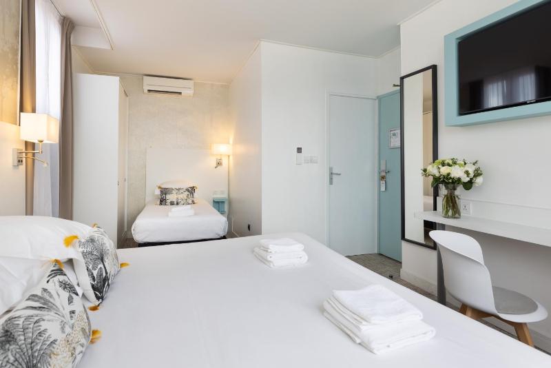 Deluxe Triple Room image 4