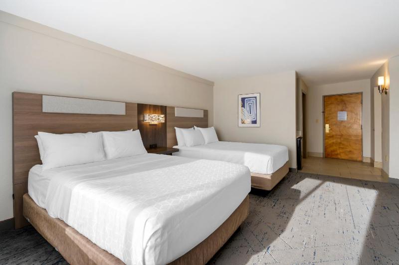 Suite with Two Beds - Non-Smoking image 3