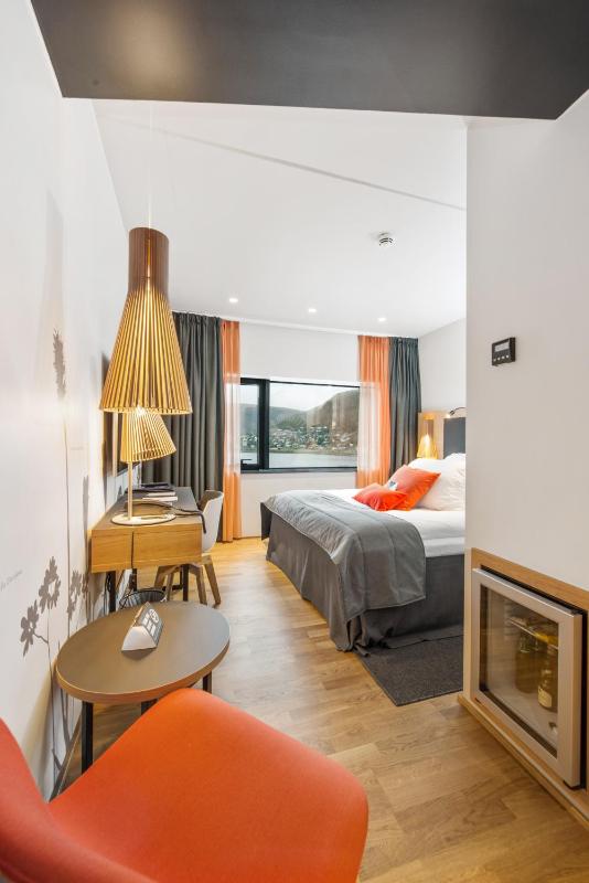 Superior Double Room image 3