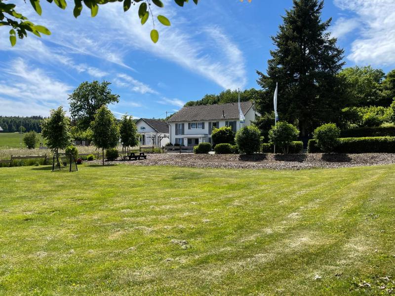 Comfort One-Bedroom Apartment image 2