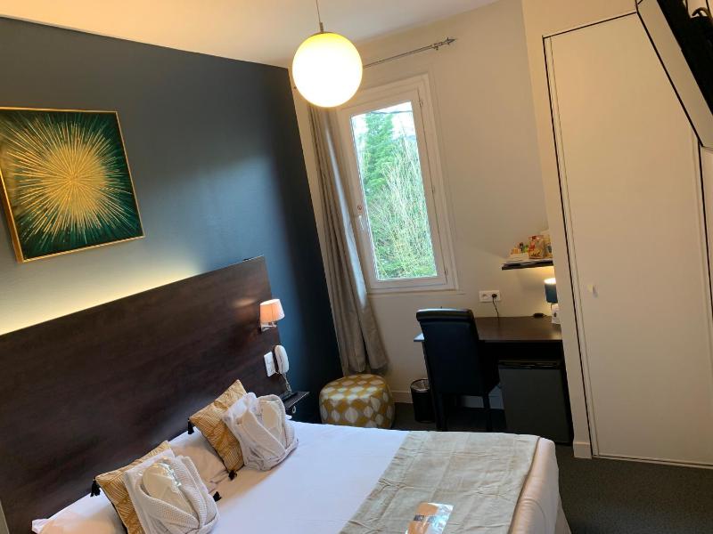 Economic Double Room - Non-Smoking image 4