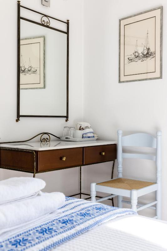 Double or Twin Room image 3