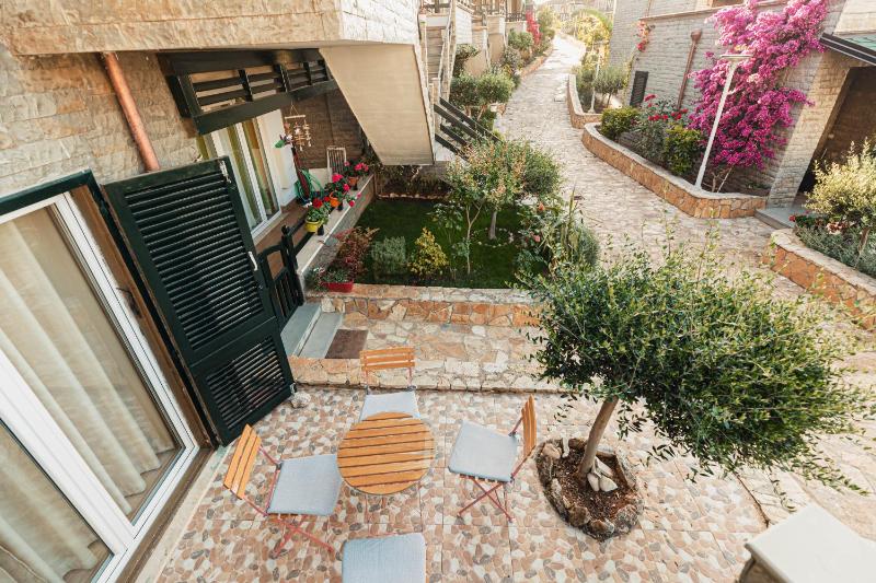 Villa Amos at Aquamarine Residence - image 8