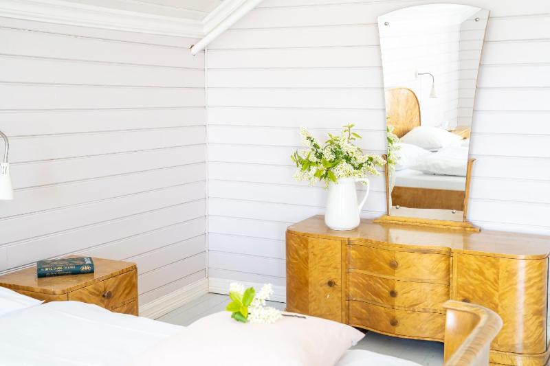 Quadruple Room with Shared Bathroom image 1