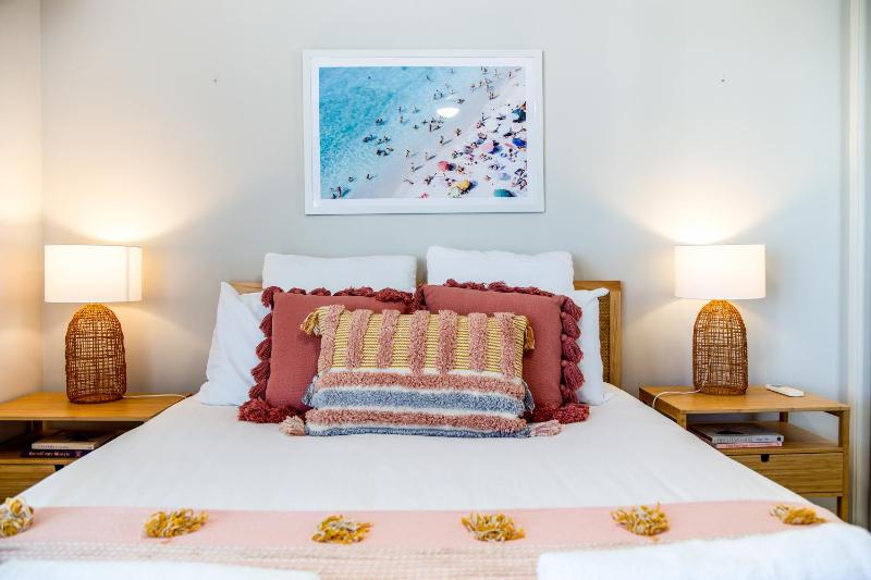 Central Kings Beach 2 BR APT w Pool and Spa access - image 15