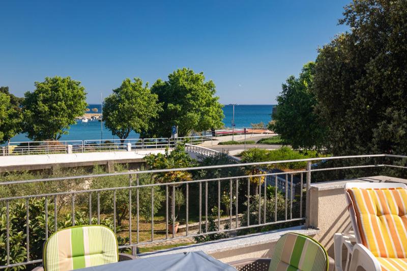 Apartment PORTAPISANA just 50m from the beach - image 22