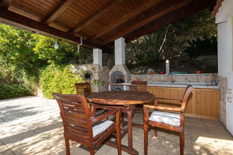 Apartment PORTAPISANA just 50m from the beach - image 11