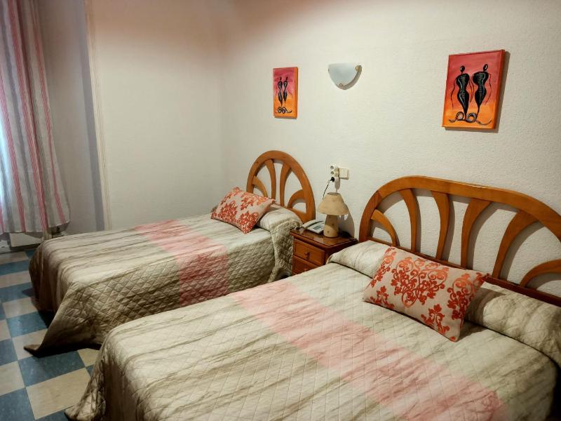 Double or Twin Room image 2