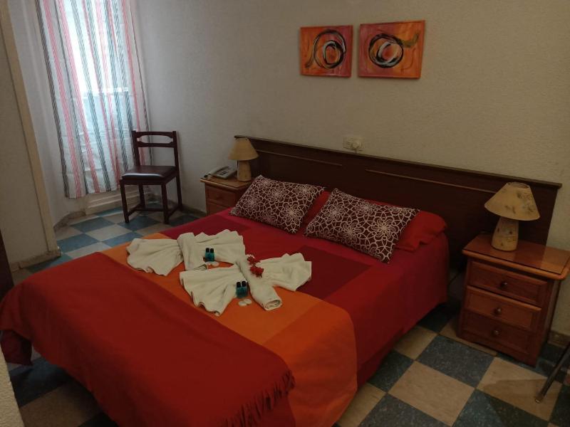 Double or Twin Room image 3