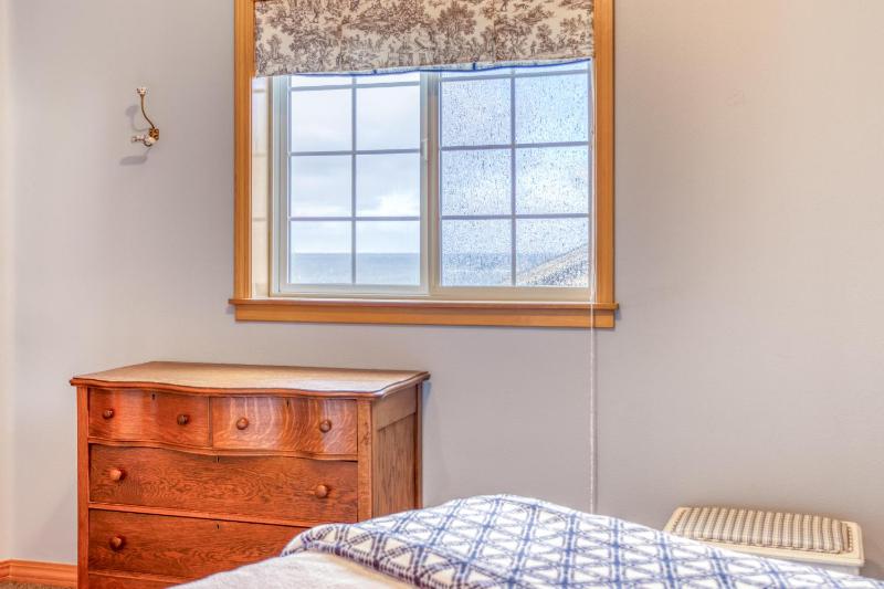 Bainbridge House - image 31