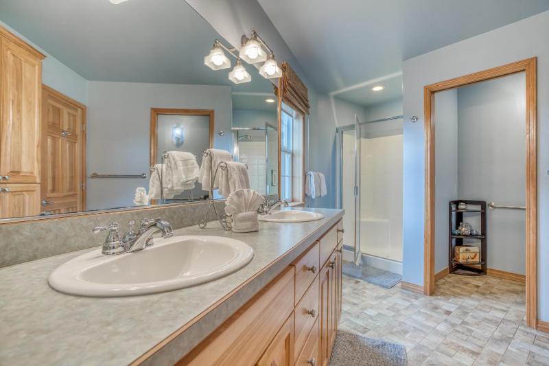 Bainbridge House - image 27