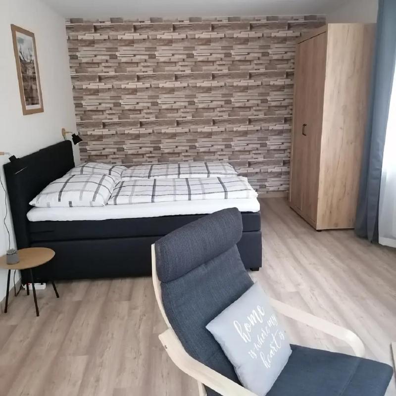 Double Room image 3