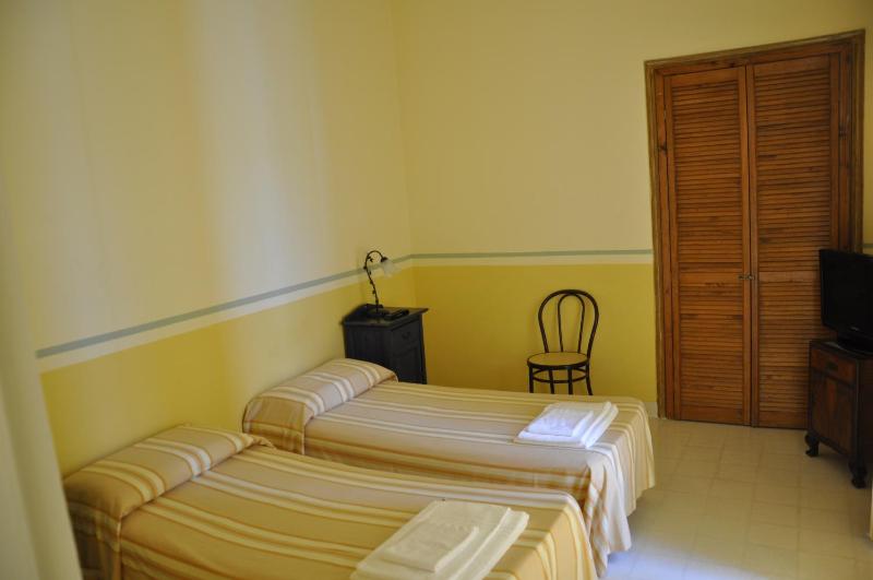 Triple Room image 4