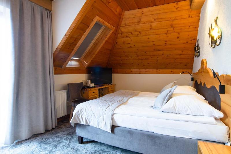 Studio (2 Adults) image 3