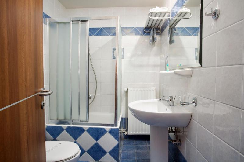Double or Twin Room image 3