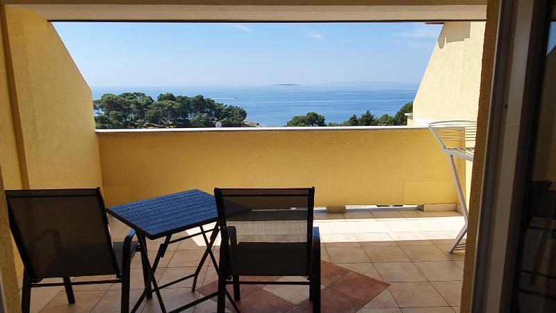 Double Room with Sea View image 3