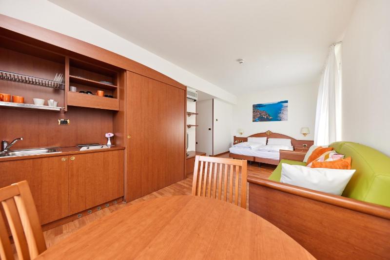 Family Room image 1