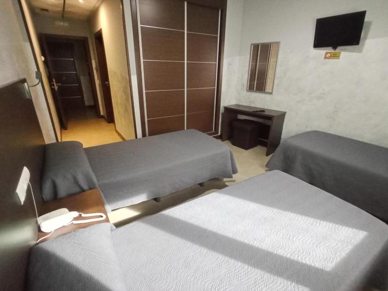 Triple Room image 2
