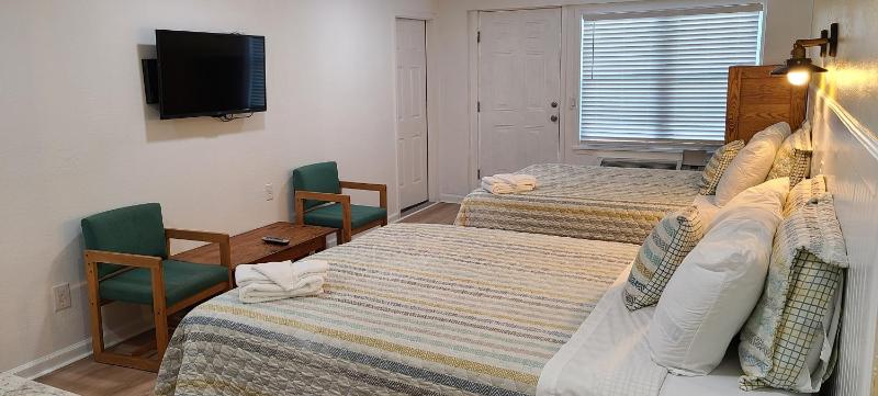 Driftin Sands Motel - image 10
