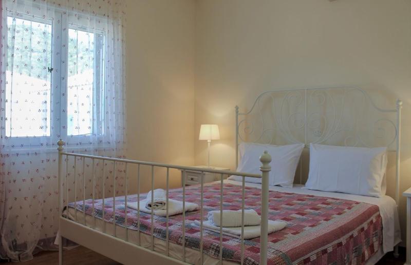 Nikolas House - image 33