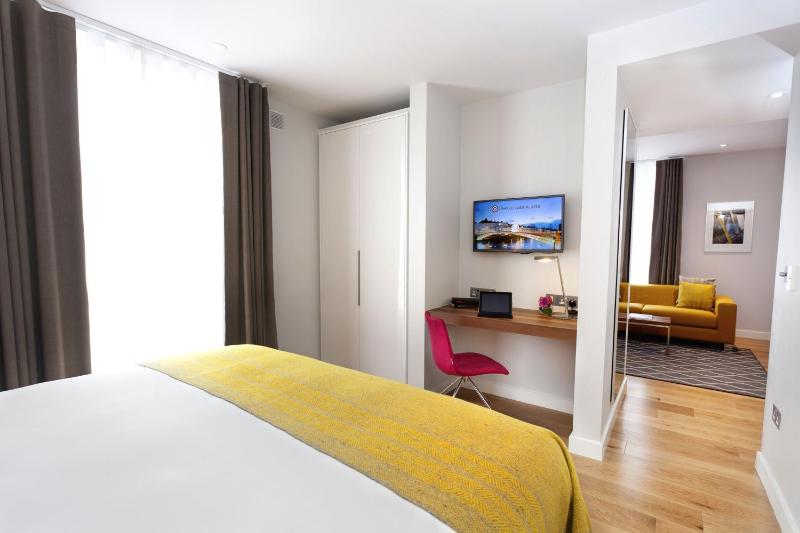 One-Bedroom Apartment image 3