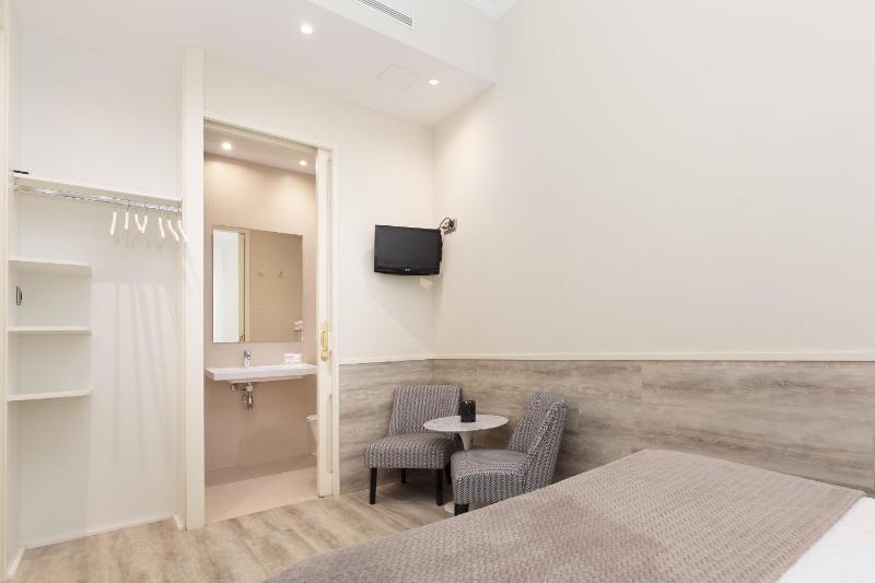 Standard Double Room image 4