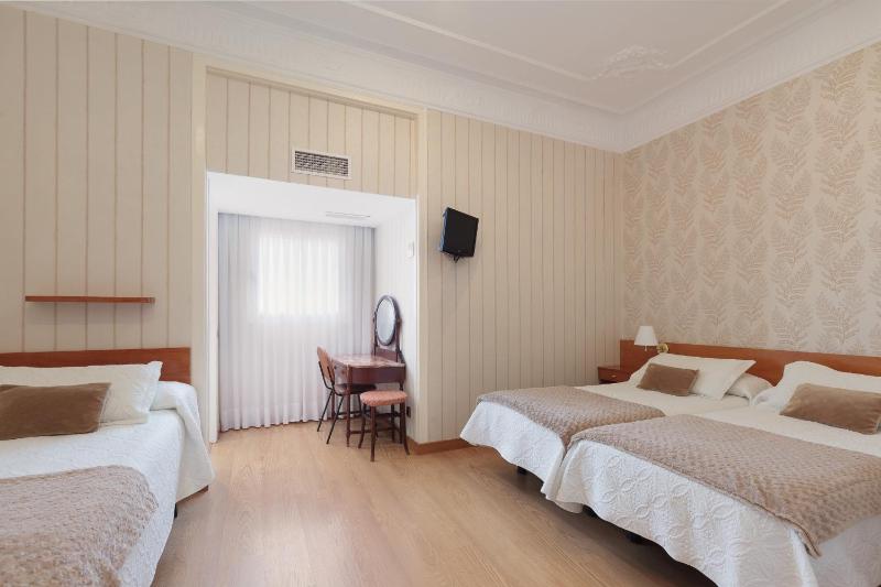 Triple Room image 1