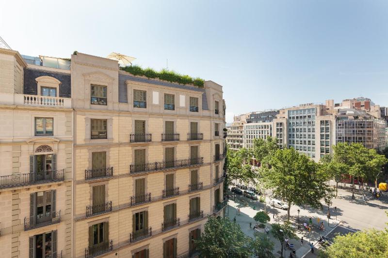 Double Room with City View image 4