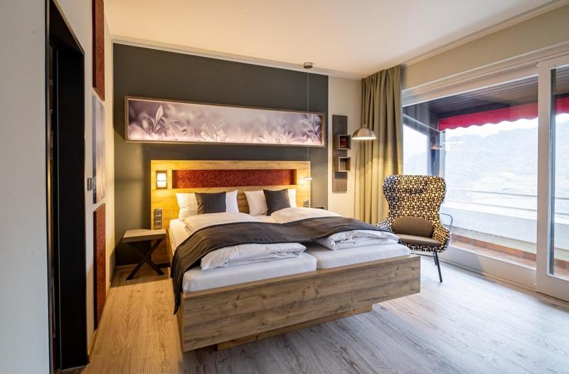 Deluxe Double Room with Balcony (refurbished) image 1